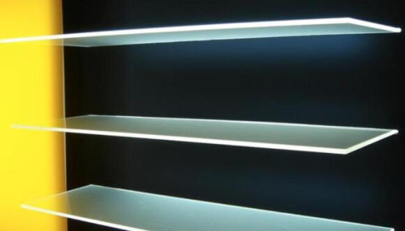 使用亞克力導(dǎo)光板的好處有哪些